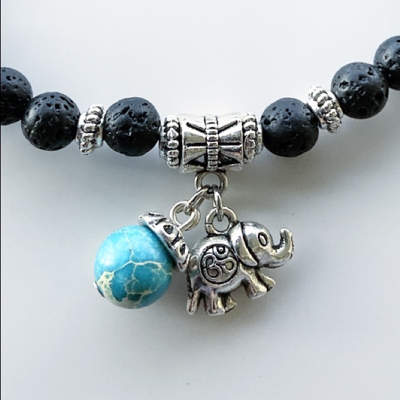 🔴 Lava rock bead bracelet elephant charm and dangly blue jasper gemstone - Picture 5 of 9